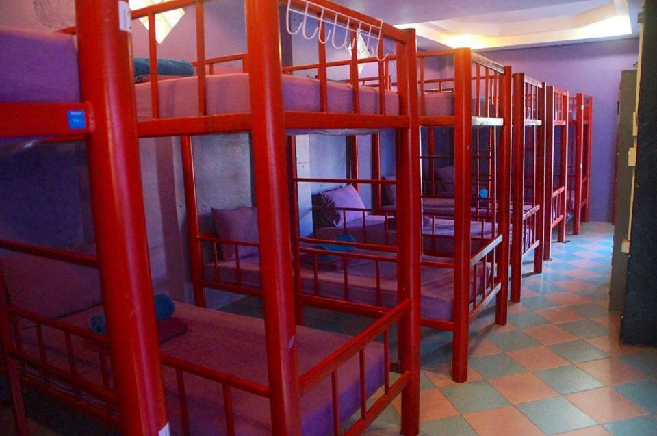 Above & Beyond Hostel Baan Tai Exterior foto